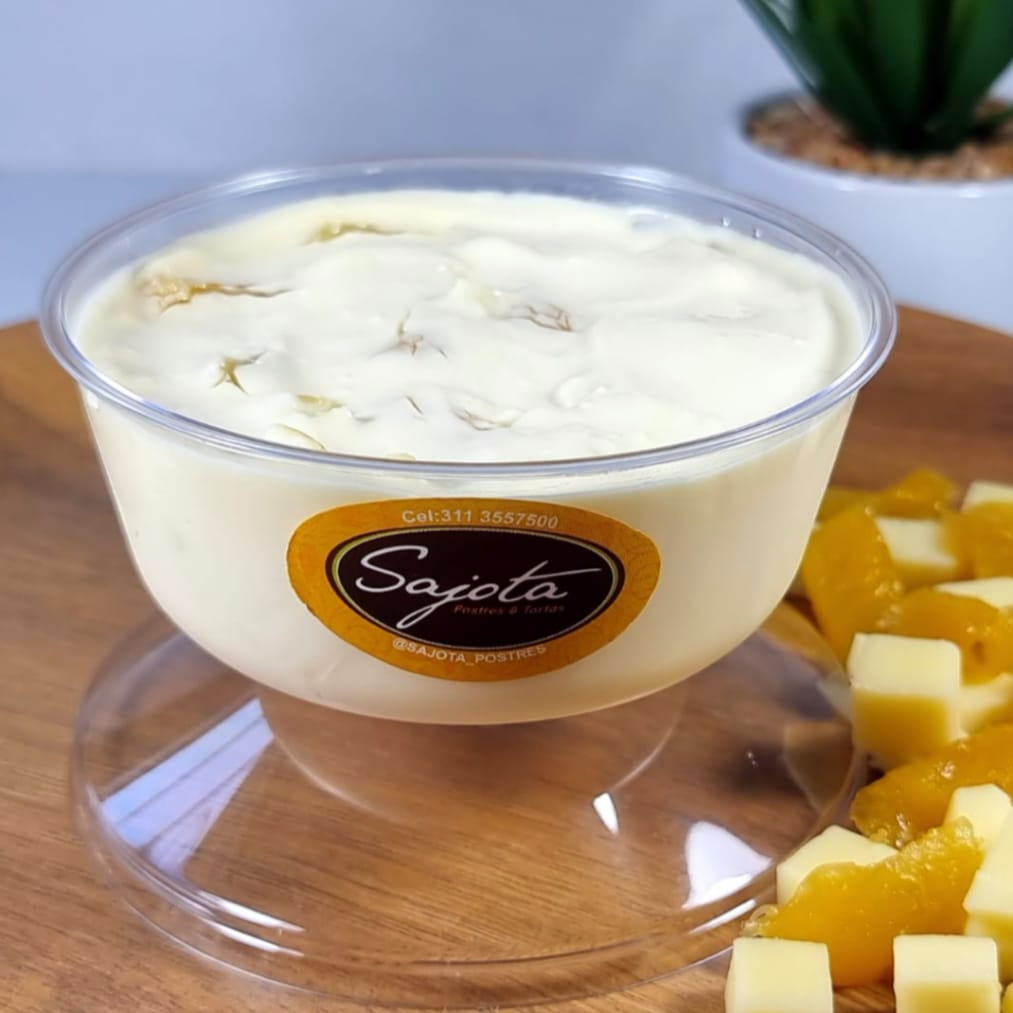 Postre Piña con Queso