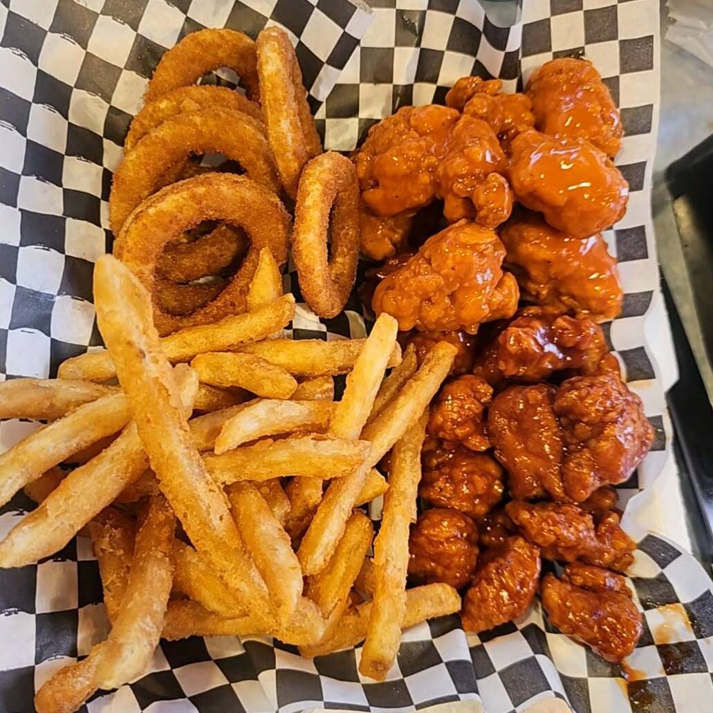 Pareja (Papas, Aros de Cebolla, Boneless)