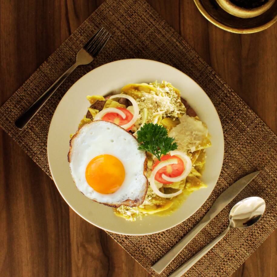 CHILAQUILES CON HUEVO