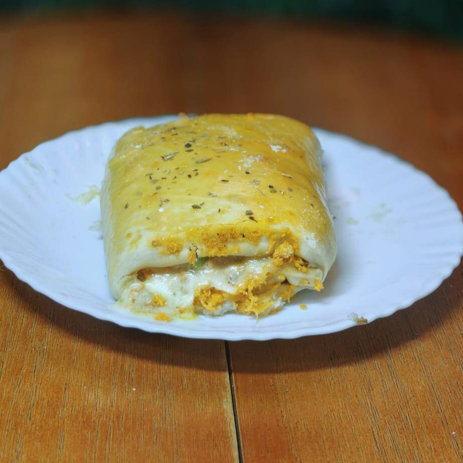 Sedutor e deliciosamente cremoso, nosso Joelho de Frango é uma obra-prima de sabores. A massa leve abraça um recheio suculento de frango desfiado. Uma explosão celestial que redefine a experiência de saborear um joelho.