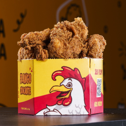 Monte seu Balde Box Médio com seus 2 cortes preferidos, tatalizando 450 gramas de frango. Serve até 2 pessoas Foto Ilustrativa.