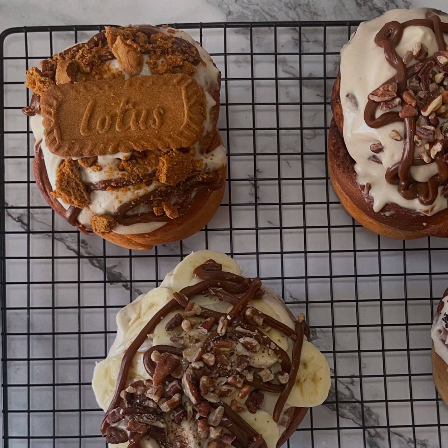 Rol de Canela con Topping