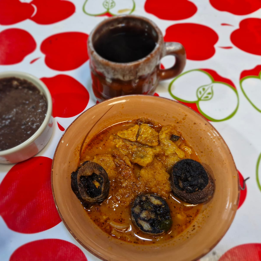 Salsa De Chorizo, Chicharrón O Queso