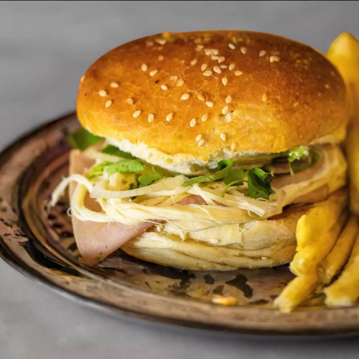 Combo (1 Cemita Cubana + 1 agua o refresco)