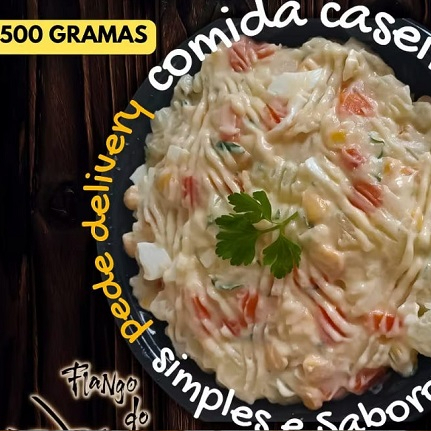 Apresentamos a nossa 'Salada de Maionese - 500g', uma sensacional porção da categoria 'Porções Do Japa Loko'. Cuidadosamente elaborada com batatas selecionadas, milho fresco, cenouras crocantes, vagem tenra e ovos perfeitamente cozidos. Todos esses ingredientes são habilmente misturados em nossa maionese caseira, dando origem a uma salada que é um festival de sabores e texturas. Cada garfada é um prazer inigualável, tornando este prato um deleite absoluto para os amantes de salada. Experimente e surpreenda-se!