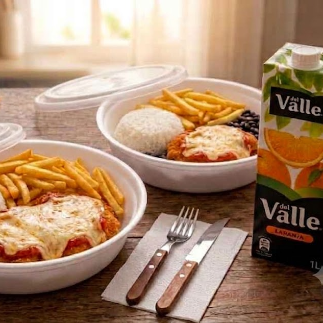 2 refeições de filé de frango à parmegiana com arroz, feijão e batata frita + Suco delvalle de laranja de 1 litro