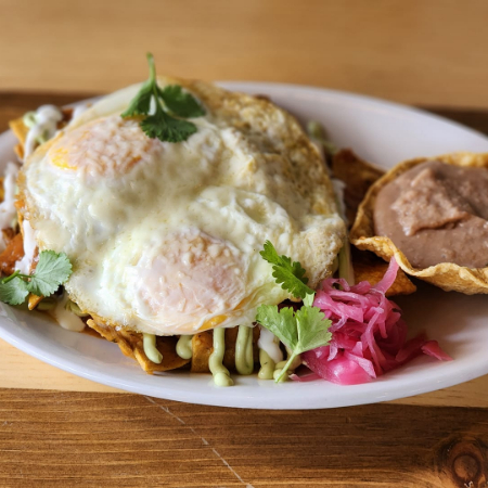Chilaquiles con Huevo Estrellado