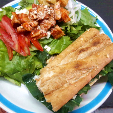 *Combo de Pollo Parmesano con Ensalada