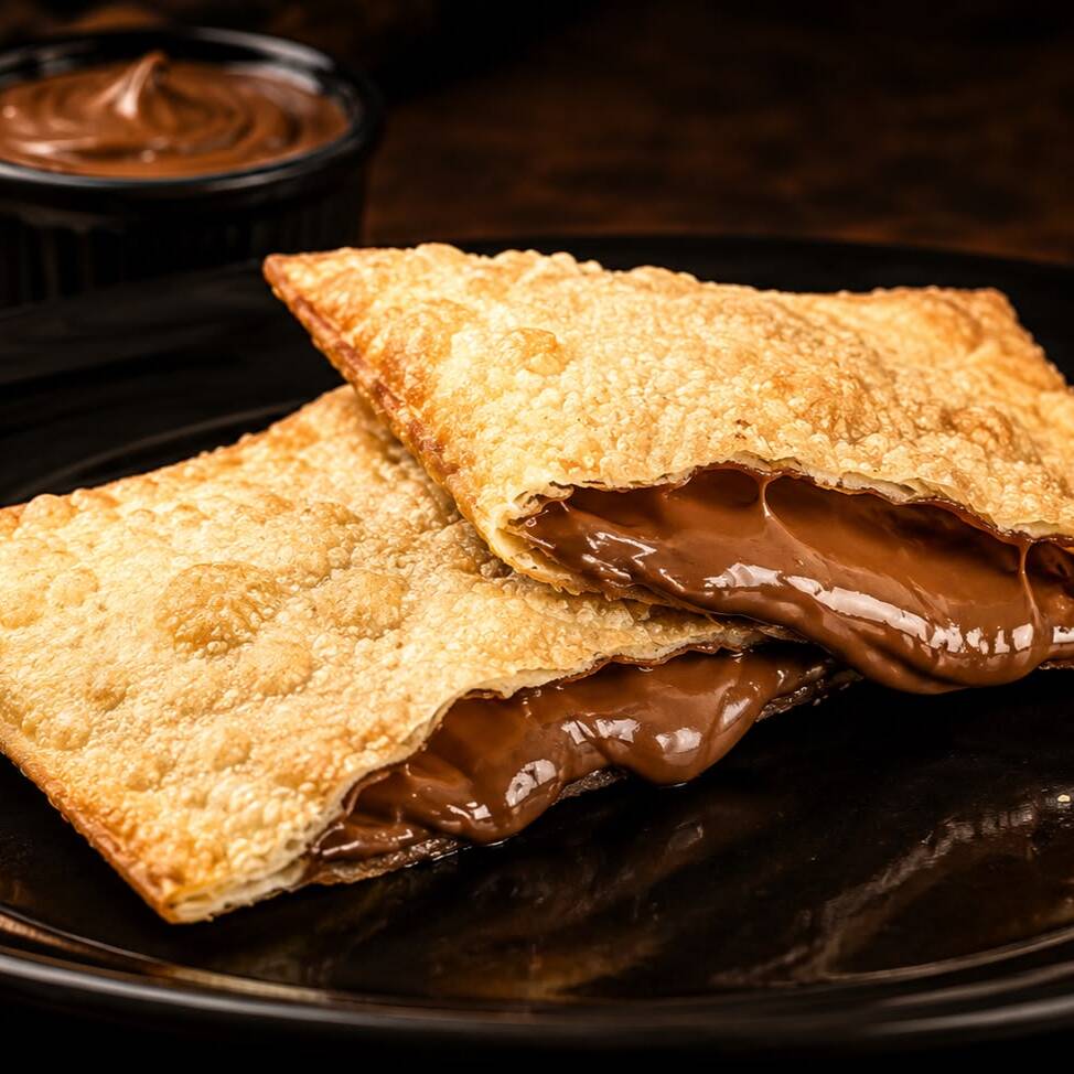 Recheado com delicioso chocolate ao leite derretido, perfeito para adoçar qualquer momento.