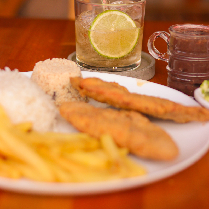 Arroz, Feijão, Batata Frita, Salada Verde ou Maionese. (Informe no campo de observação a salada que deseja)