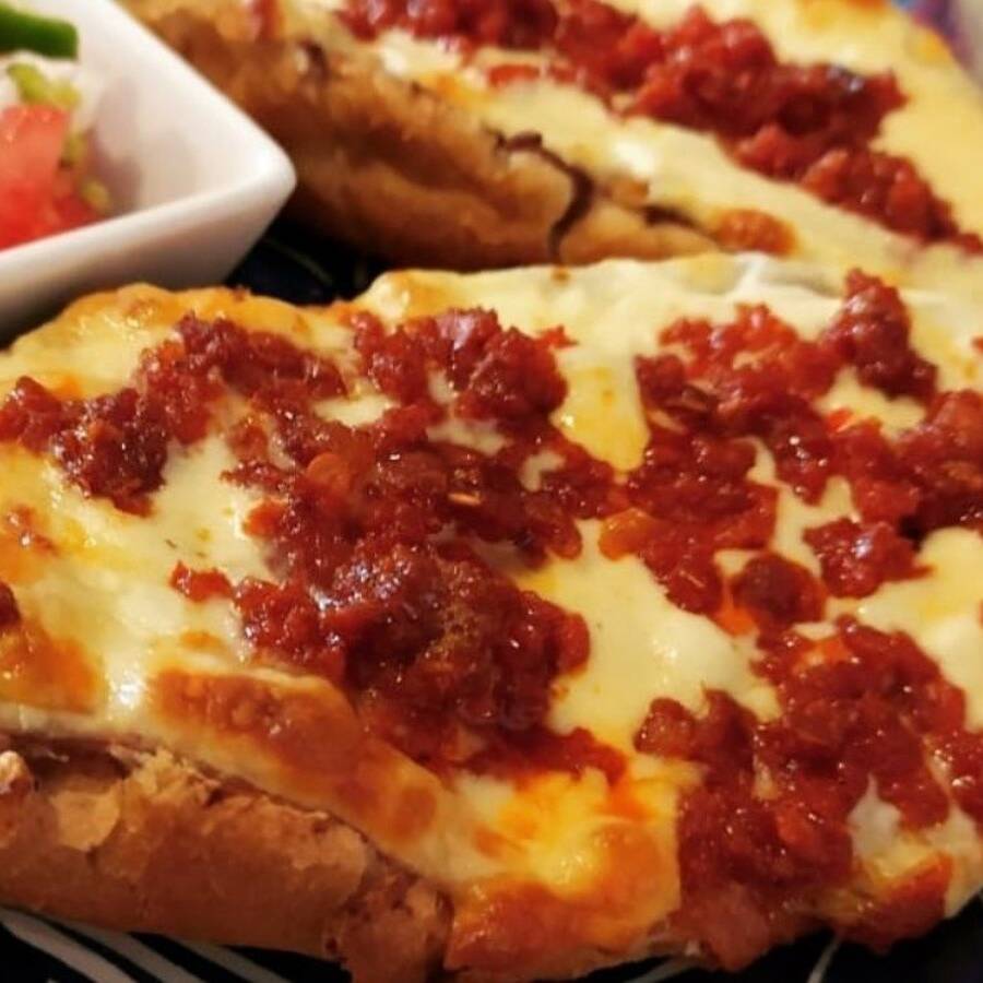 Mollete con longaniza