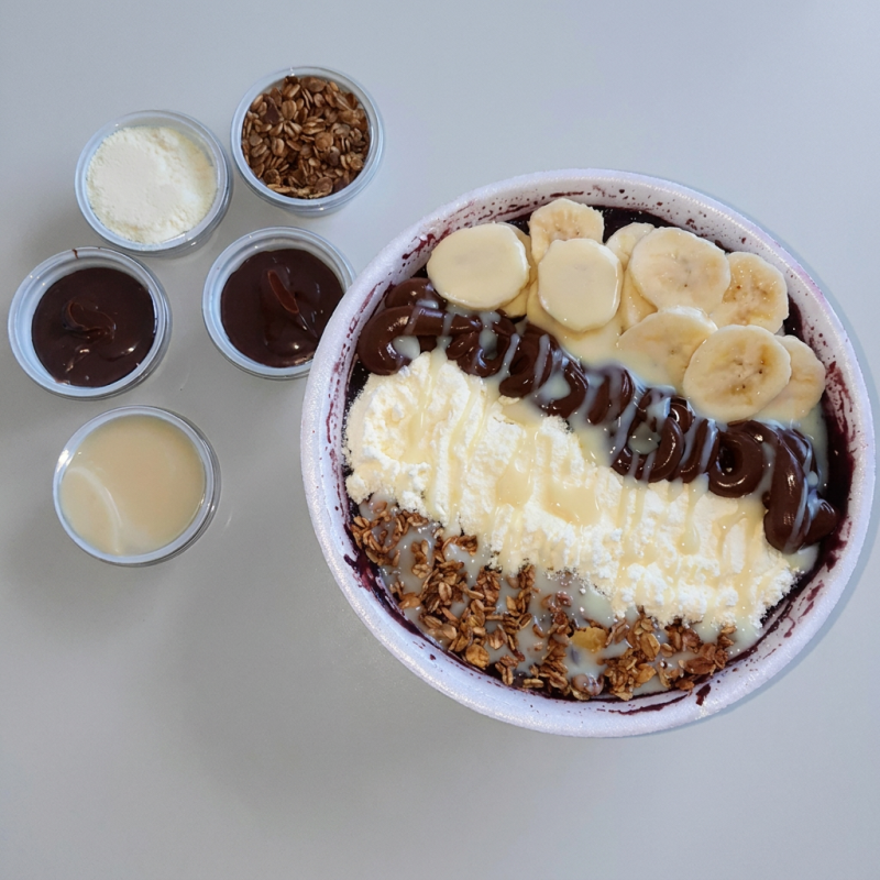 Açaí de 1 litro tamanho família. Escolha ate 6 Complementos servidos no pote de 1 Litro.