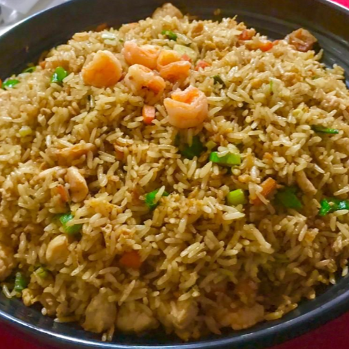Arroz Combinación (Pollo, Carne y Camarones)