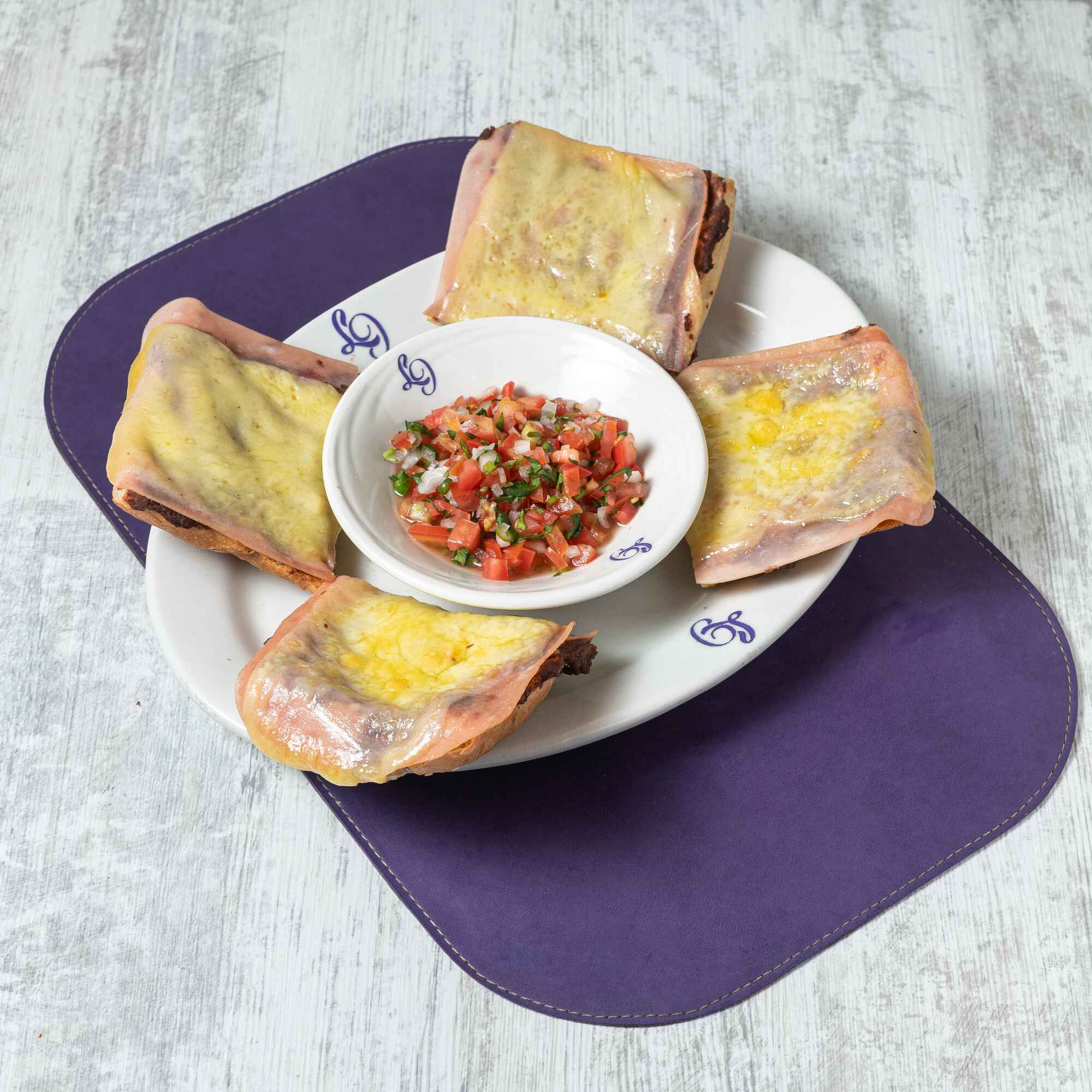 Desayuno con Molletes