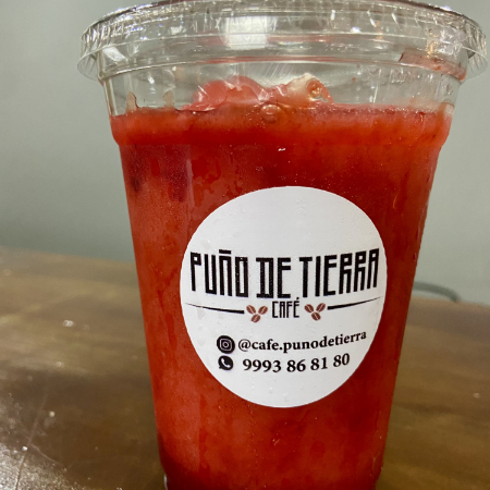 Smoothie de fresa con chamoy
