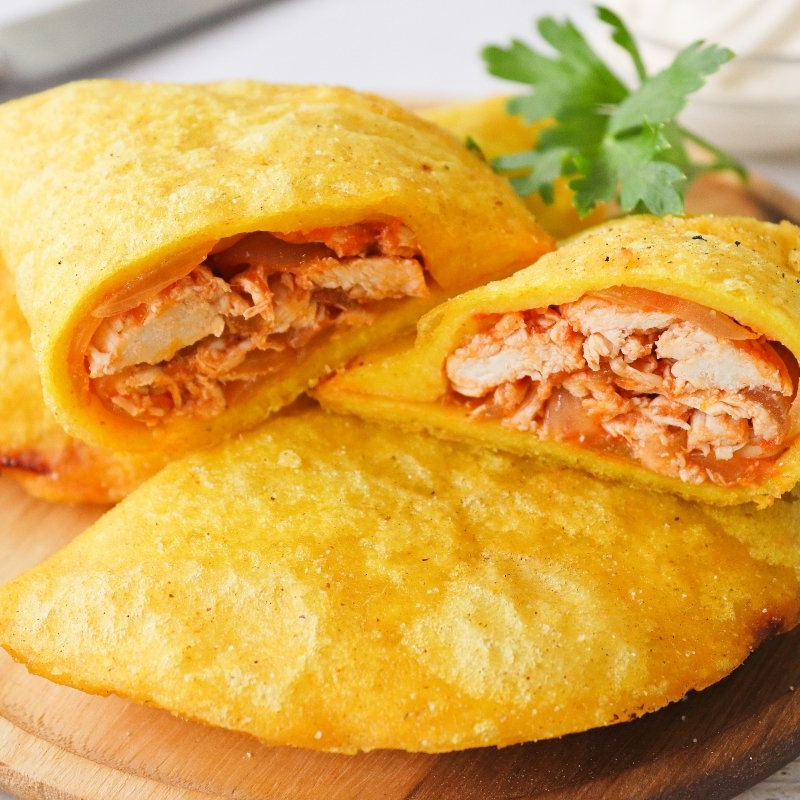Empanada Grande De Pollo