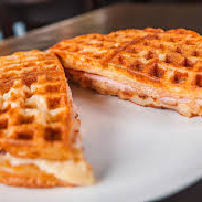 Waffle Jamon- Queso- Tocino
