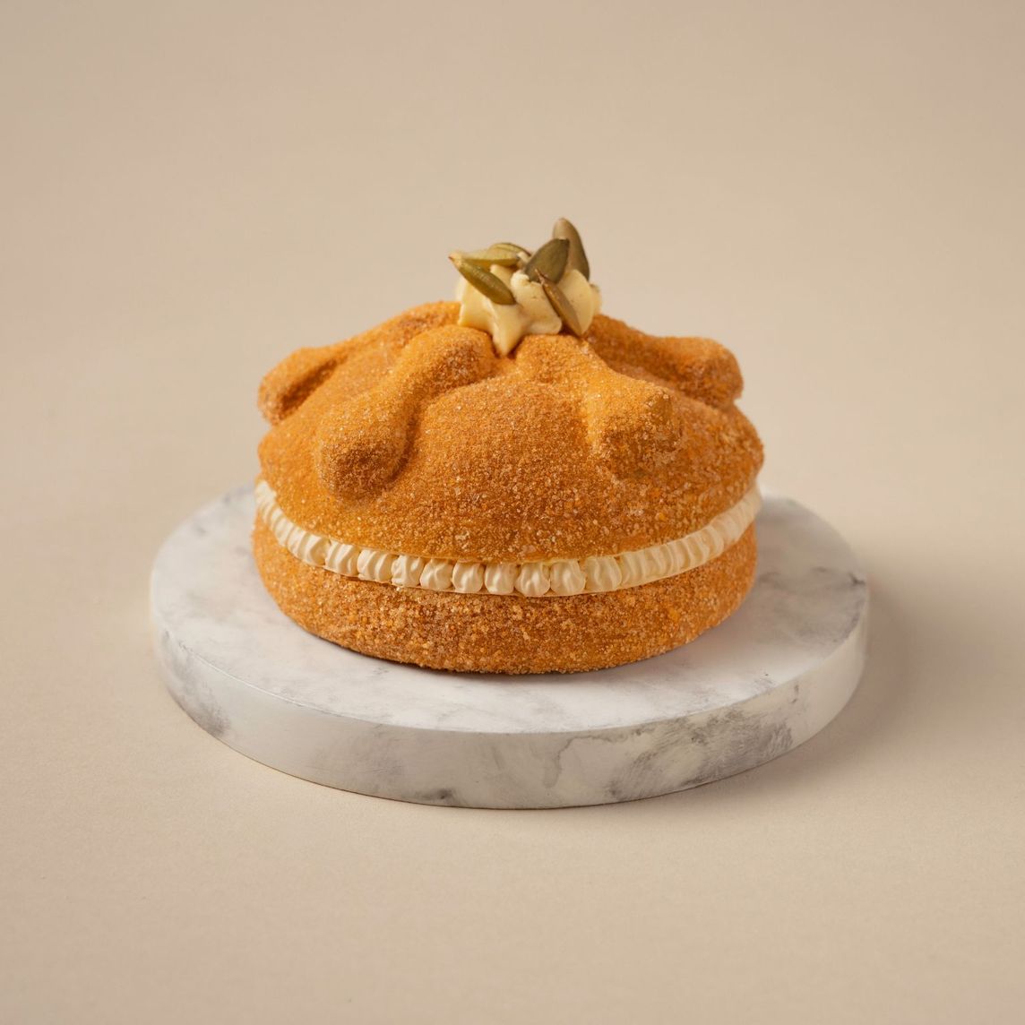 Pan de Muerto Relleno de Crema de Calabaza