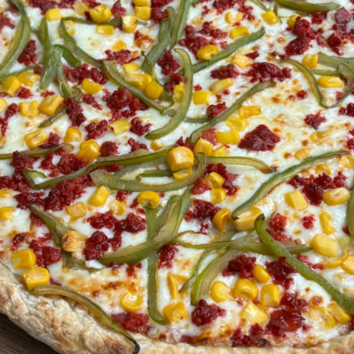Pizza La Española Mediana (6 Porciones)