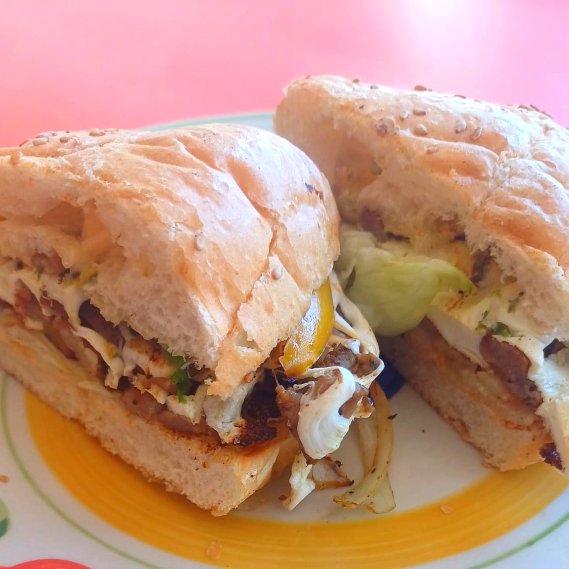 Torta de Res, Incluido Agua de Sabor 1 Lt.