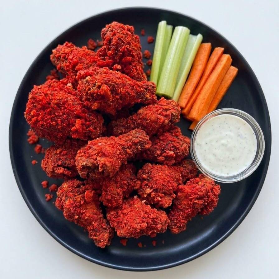 25 Alitas Cheetos Flamin Hot