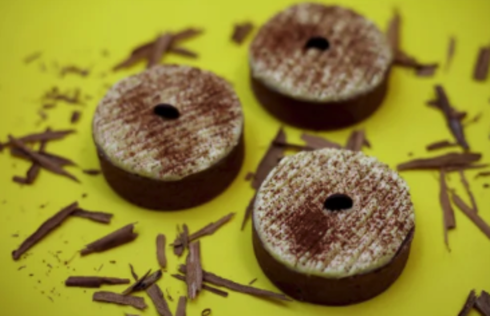 Tarta chocolate con maracuyá