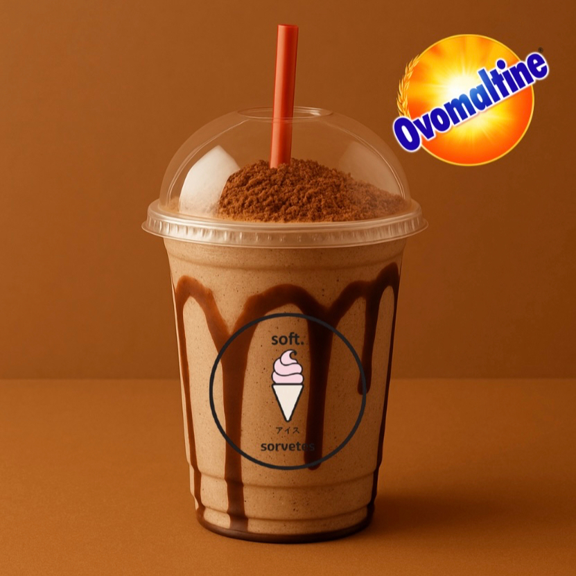 Delicie-se com o nosso Soft.Shake Ovomaltine®️ Crock. O Clássico! Criado com uma base de cremoso sorvete de baunilha, harmoniosamente batido com leite integral fresco e o inconfundível sabor do Ovomaltine, este milkshake é uma verdadeira explosão de sabor. Nota: a imagem é meramente ilustrativa, mas o sabor é real e cativante.