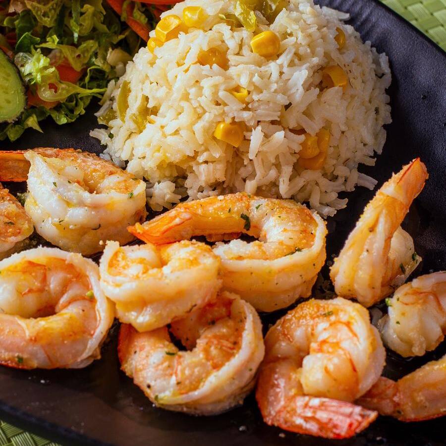 CAMARONES A LA MANTEQUILLA