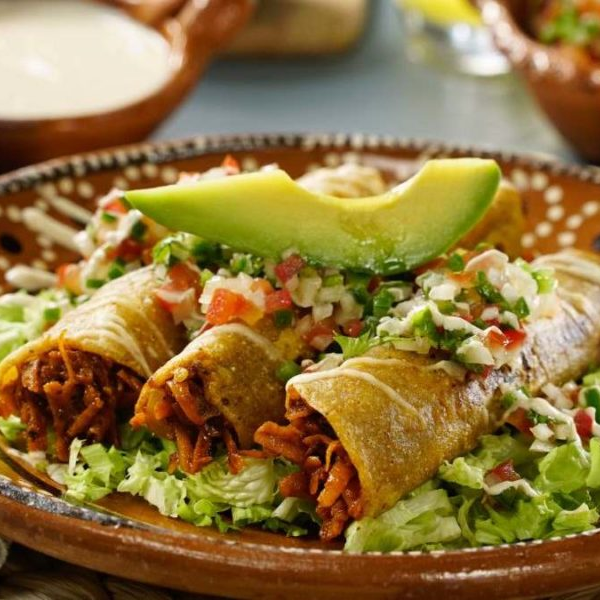 Tacos Dorados de Pollo