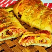 Pão Recheado com Queijo e Presunto ou Queijo, Presunto e Cebola