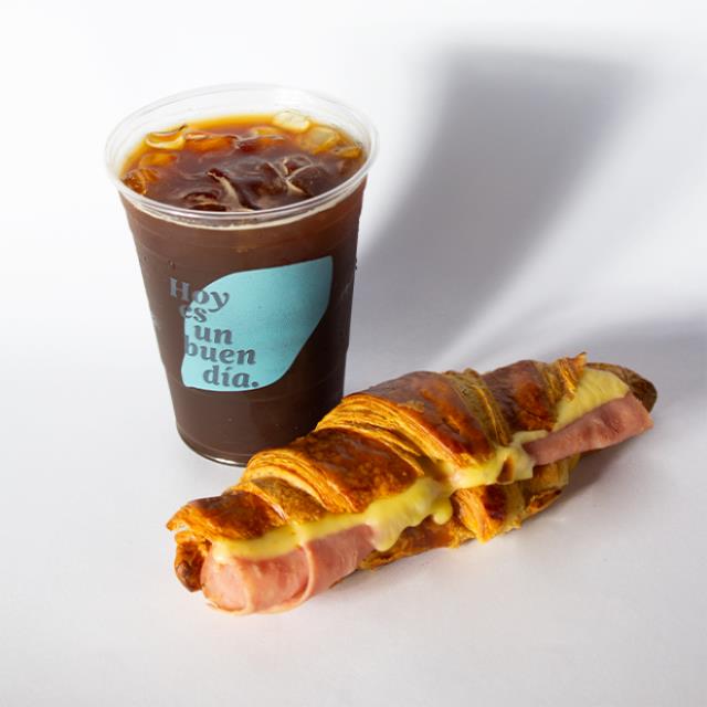 COMBO ICED AMERICANO + CROISSANT