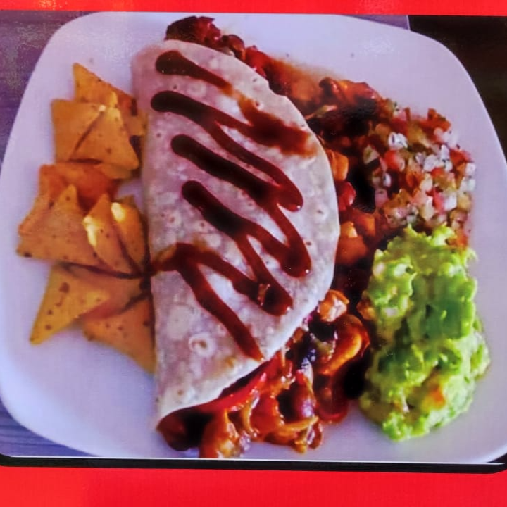 QUESADILLA DE POLLO CHAMPIÑON