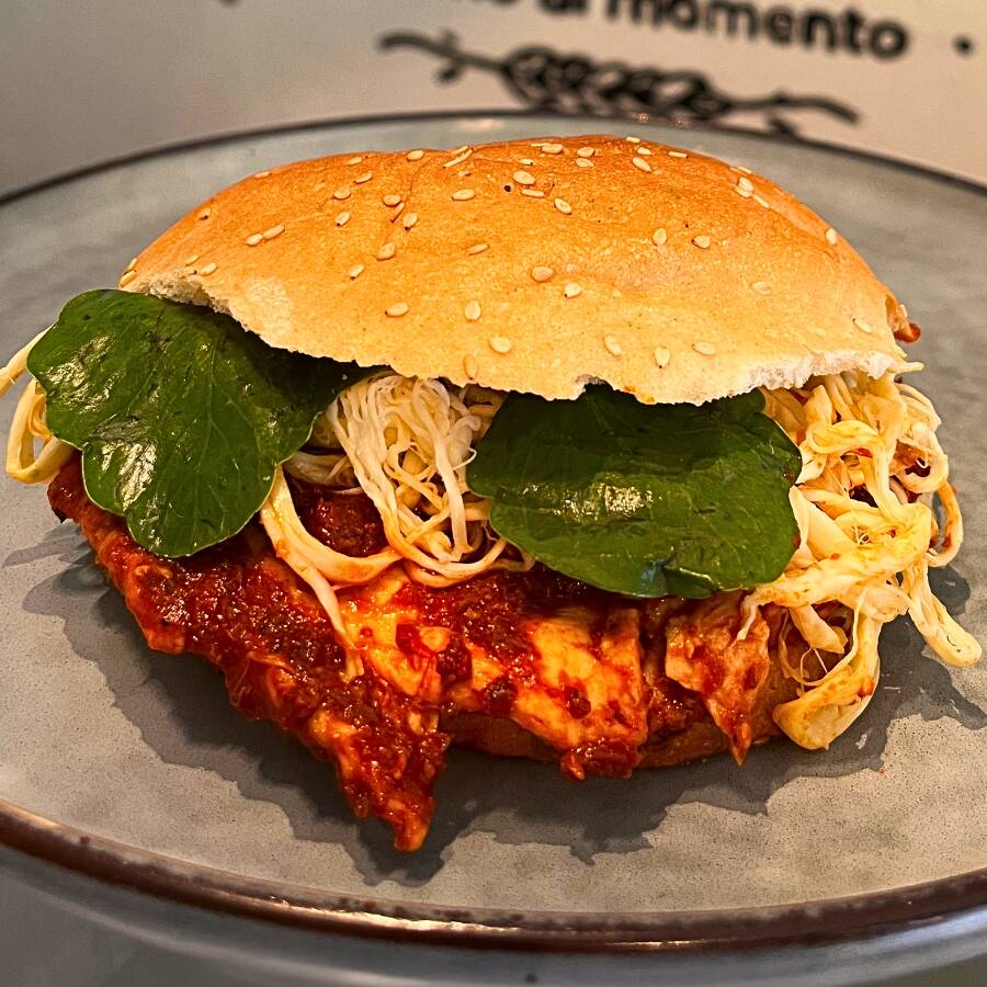 Cemita de Pollo Adobado