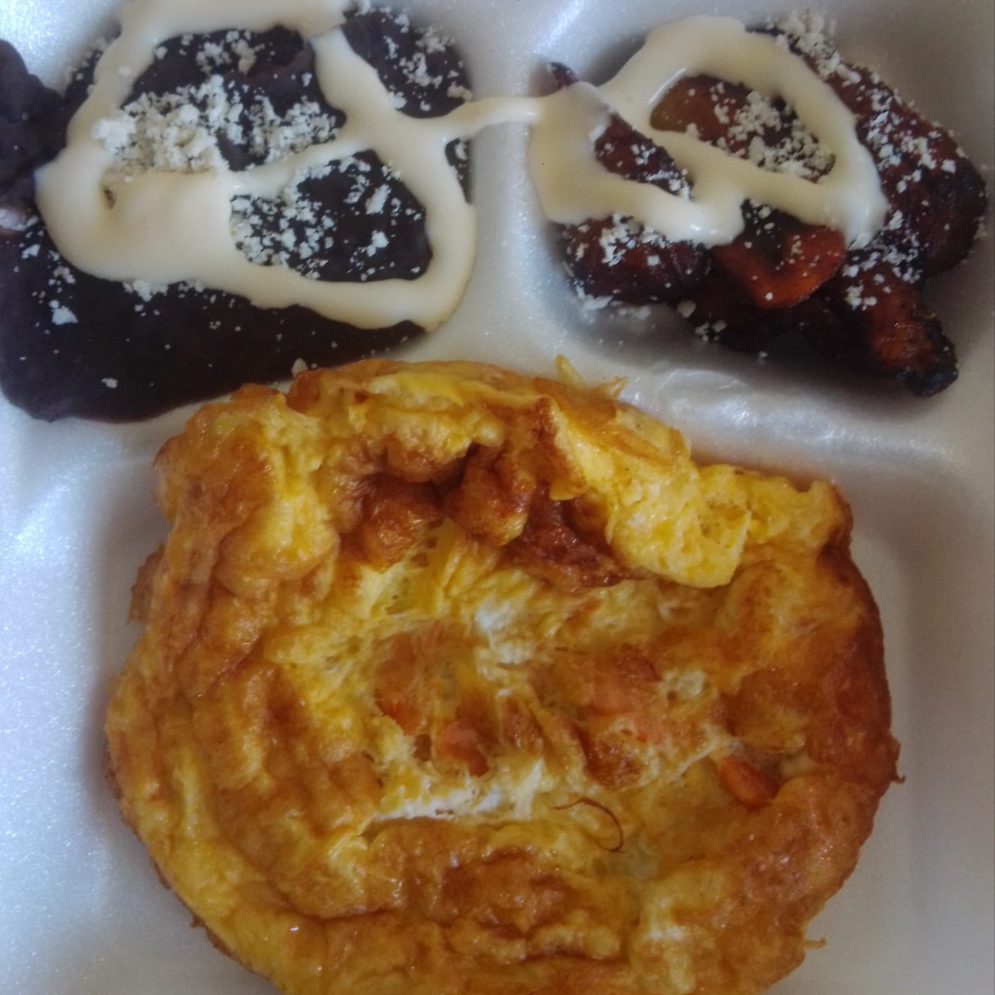 Huevo en Torta con Camarón