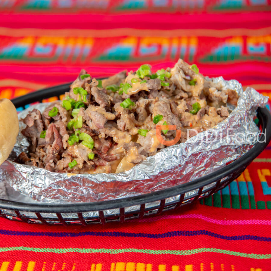 Papa con Bistec y Chorizo