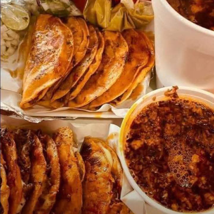 Combo 9(5quesab,5tacosdorados,ilitrodebirria,media