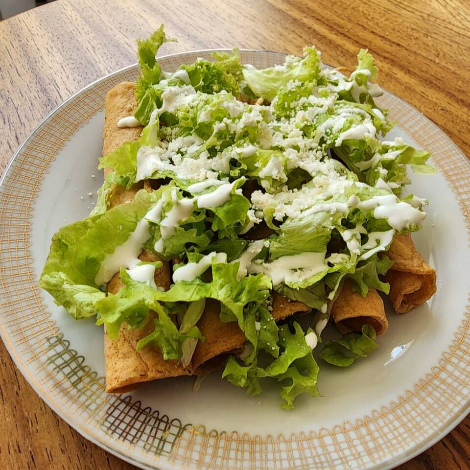 ORDEN TACOS DORADOS DE SALCHICHA