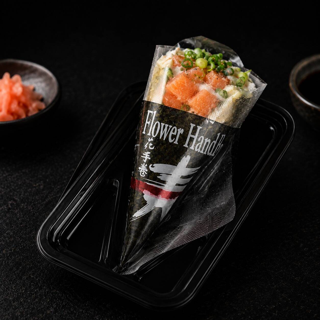 Temaki em alga com película protetora para manter a crocância