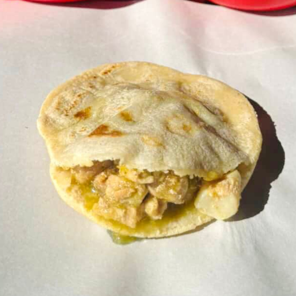 Gordita de puerco en salsa verde