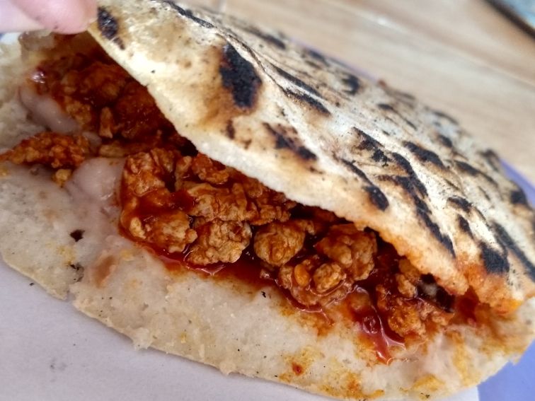 Gordita de Huevo Rojo