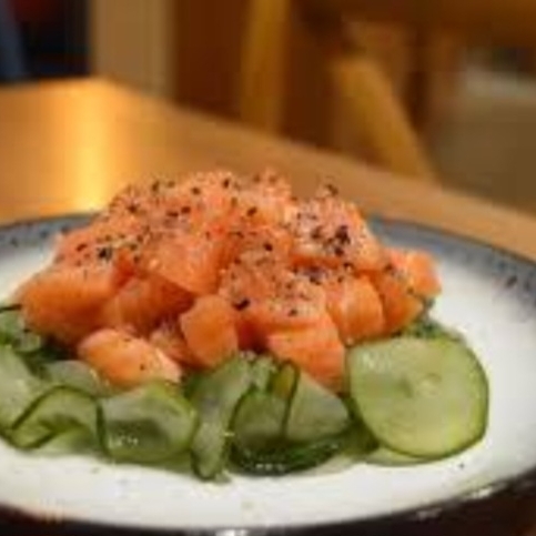 Pepino Japonês, Salmão, ao Molho do Chef
