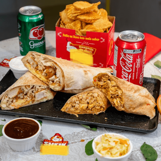 2 Lanches Grandes + 2 Molhos + Batata P + Refrigerante Lata