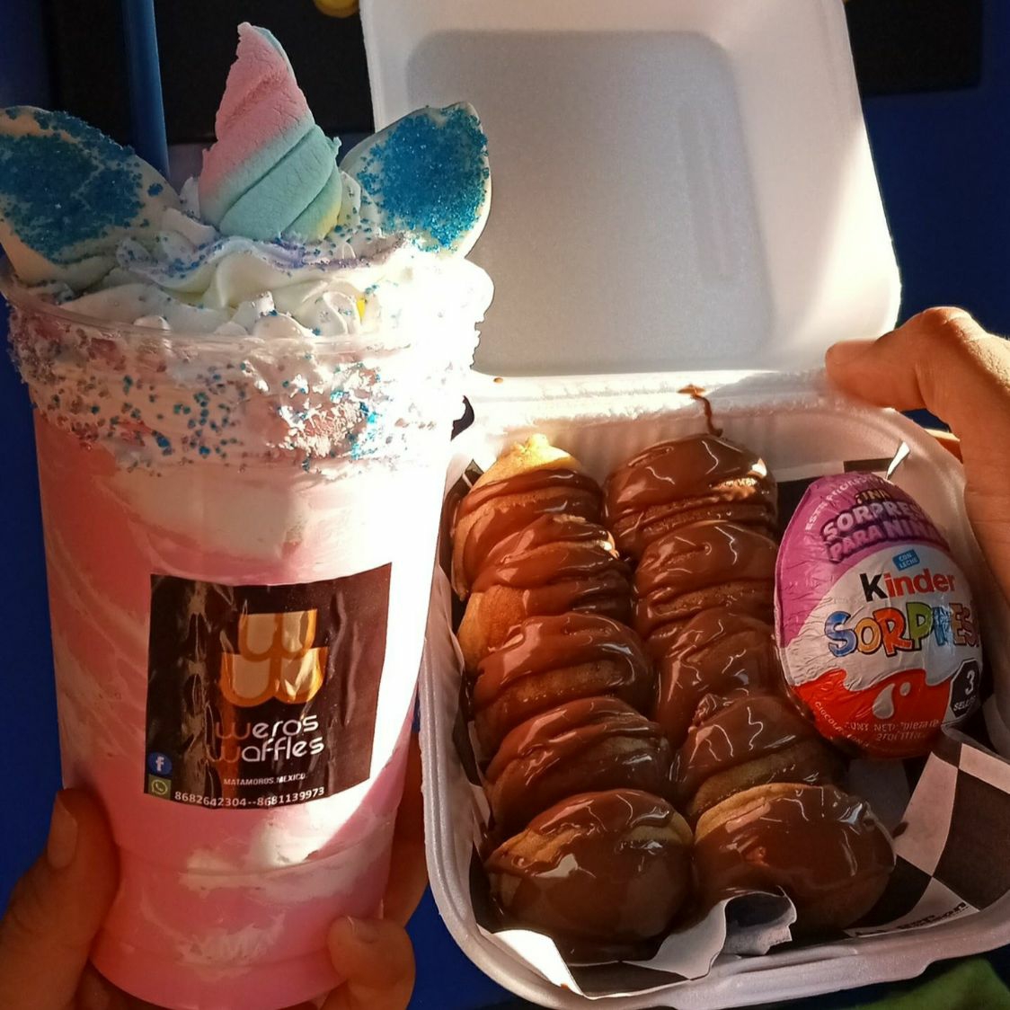 Frappe Unicornio y 10 Minipancakes con Huevo Sorpr