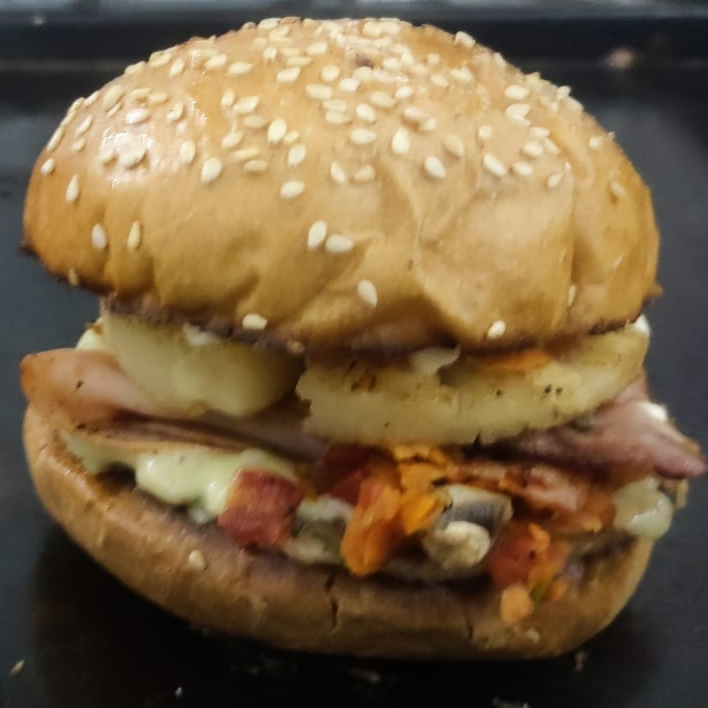 HAMBURGUESA HAWAIANA
