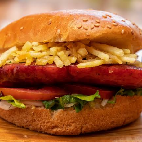 Combo Hamburguesa Chorizo con Pepsi.