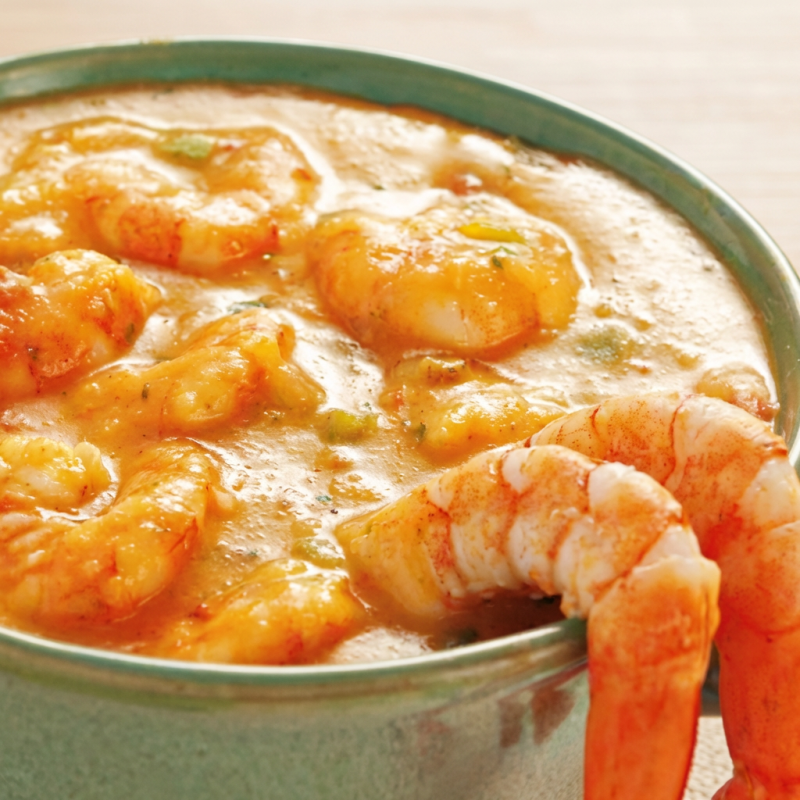 Camarões médios, refogados com azeite extra virgem no molho rosé, mandioca e leite de coco. Acompanha arroz.