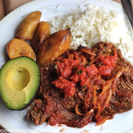 Carne en Bistec con sopa y bebida
