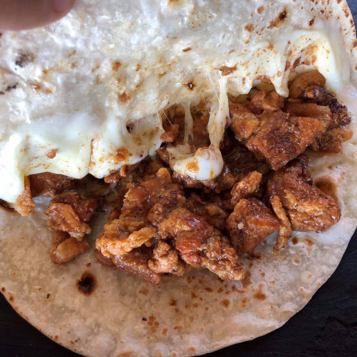 Quesadilla con Chicharrón Prensado
