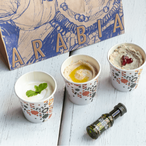 Vegetariano - Coalhada 100g, Homus 100g e Babaganuch 100g em porção degustação. Acompanha Pão Libanês.