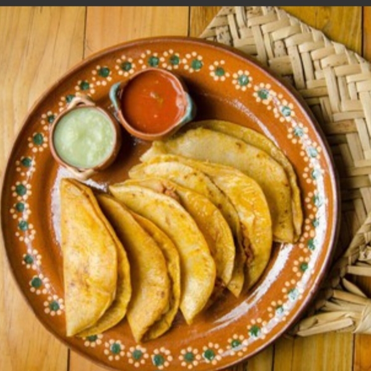 COMBO 5 TACOS DE CANASTA Y AGUA DE JAMAICA 1/2 LIT